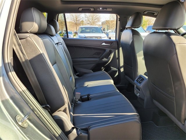 Used 2024 Volkswagen Tiguan SE R-Line image 19