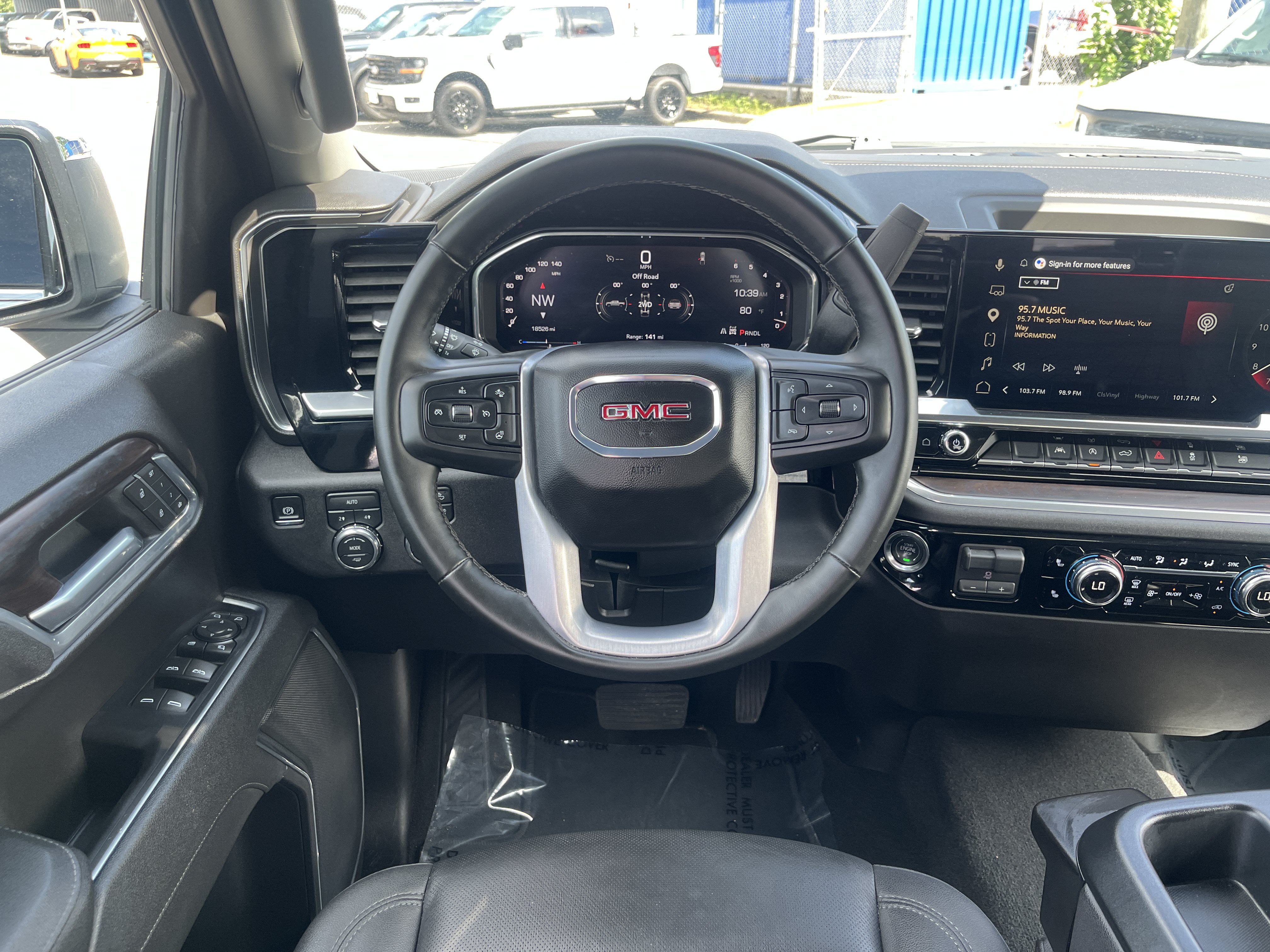 Used 2026 GMC Sierra 1500 SLT AWD/4WD image 32