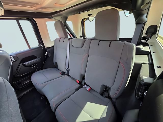 Used 2025 Jeep Wrangler Unlimited Rubicon AWD/4WD image 26