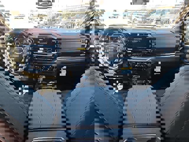 New 2026 GMC Sierra 1500 SLT image 11