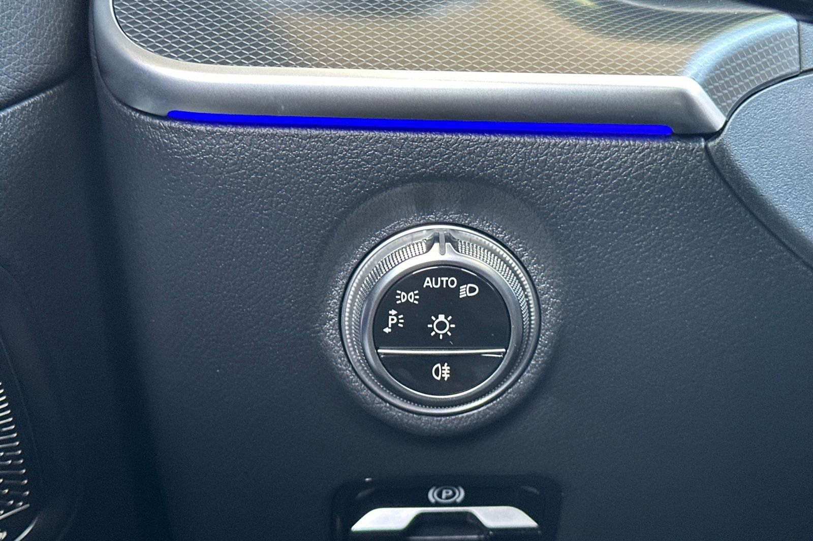 New 2025 Mercedes-Benz C 300 Sedan image 28