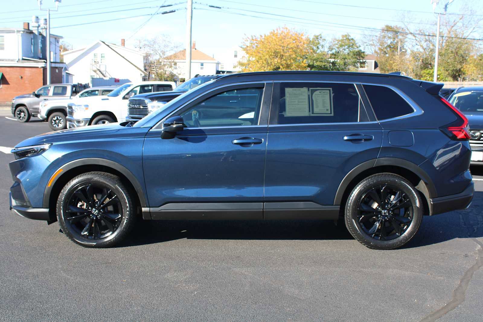 Used 2024 Honda CR-V Sport Touring image 4