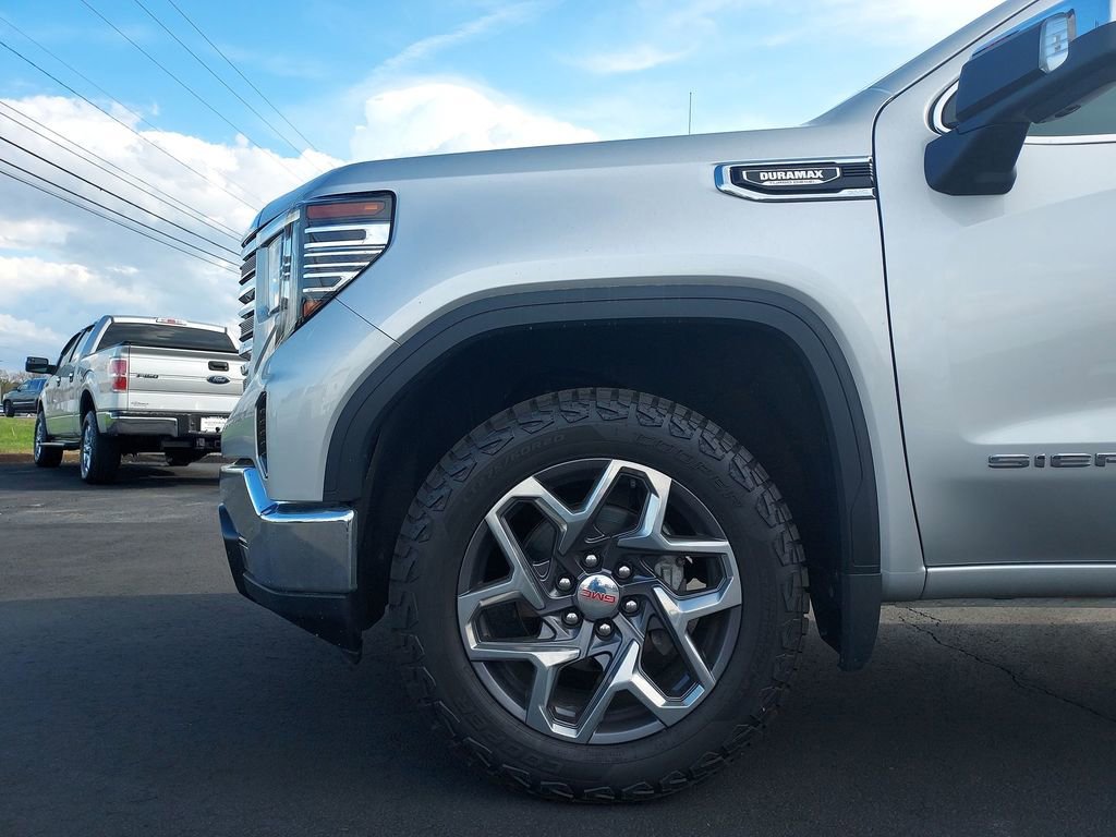 Used 2022 GMC Sierra 1500 SLT AWD/4WD image 16