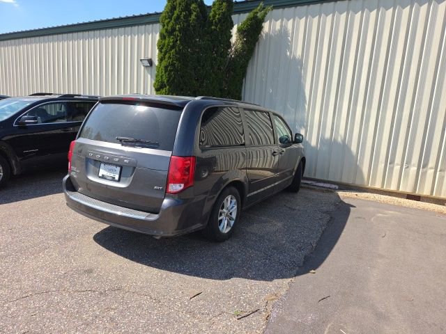 Used 2016 Dodge Grand Caravan SXT FWD image 3