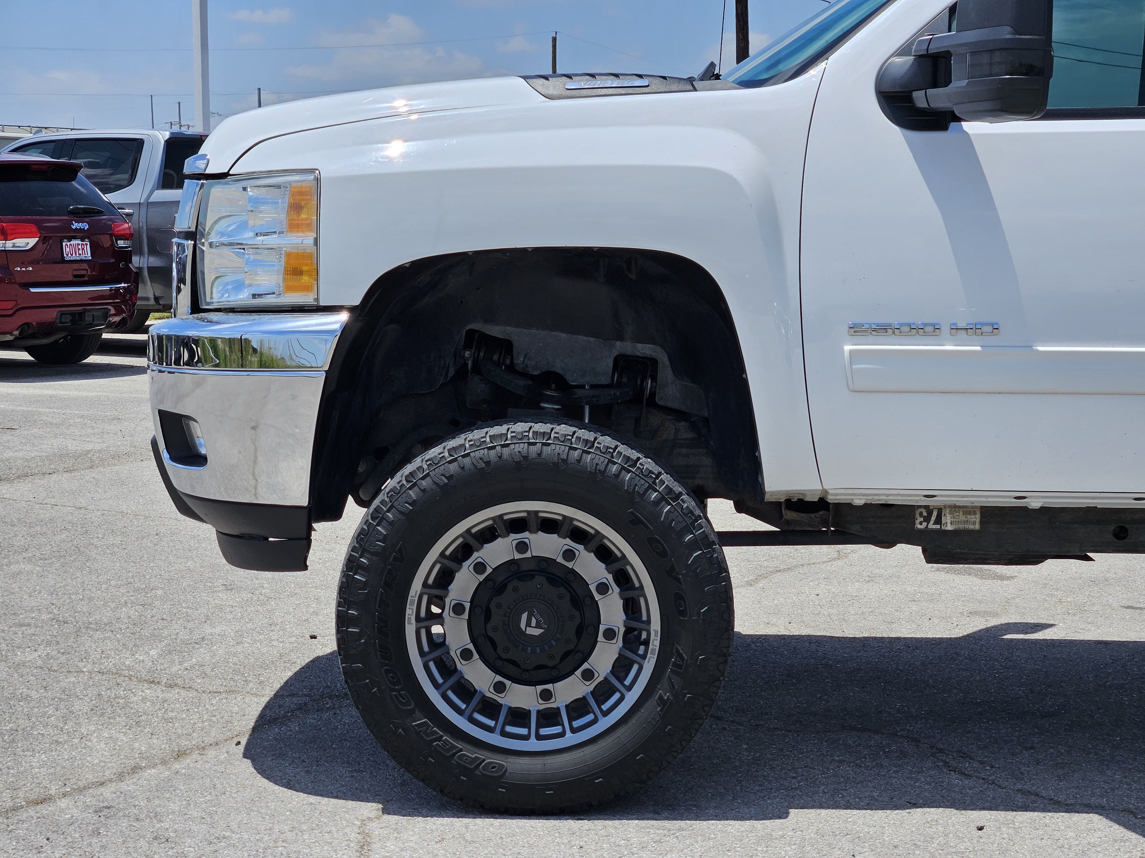 Used 2014 Chevrolet Silverado 2500 LTZ w/ LTZ Plus Package AWD/4WD image 9