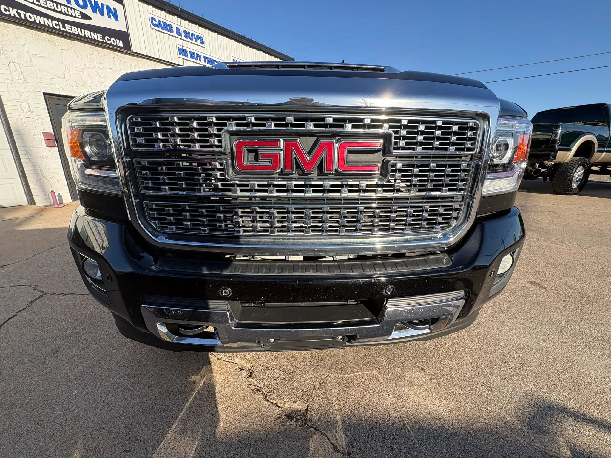Used 2019 GMC Sierra 3500 Denali w/ Duramax Plus Package AWD/4WD image 5