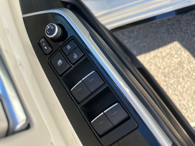 New 2026 Toyota Sienna Platinum AWD/4WD image 24