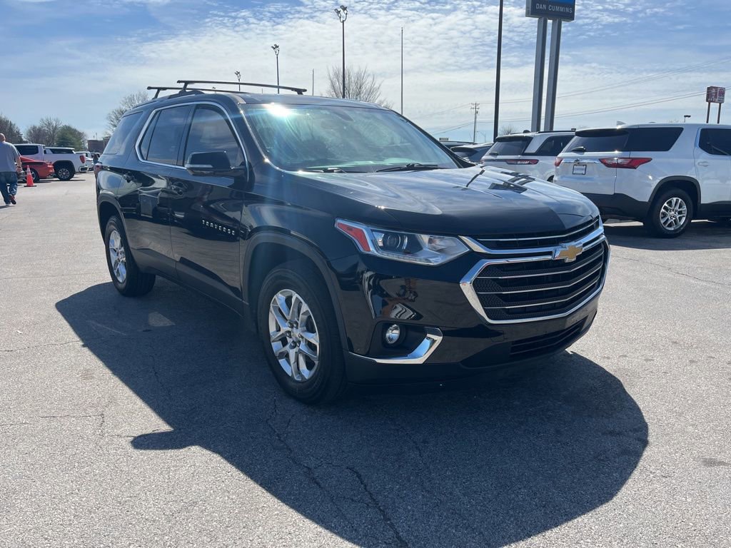 Used 2018 Chevrolet Traverse LT image 2