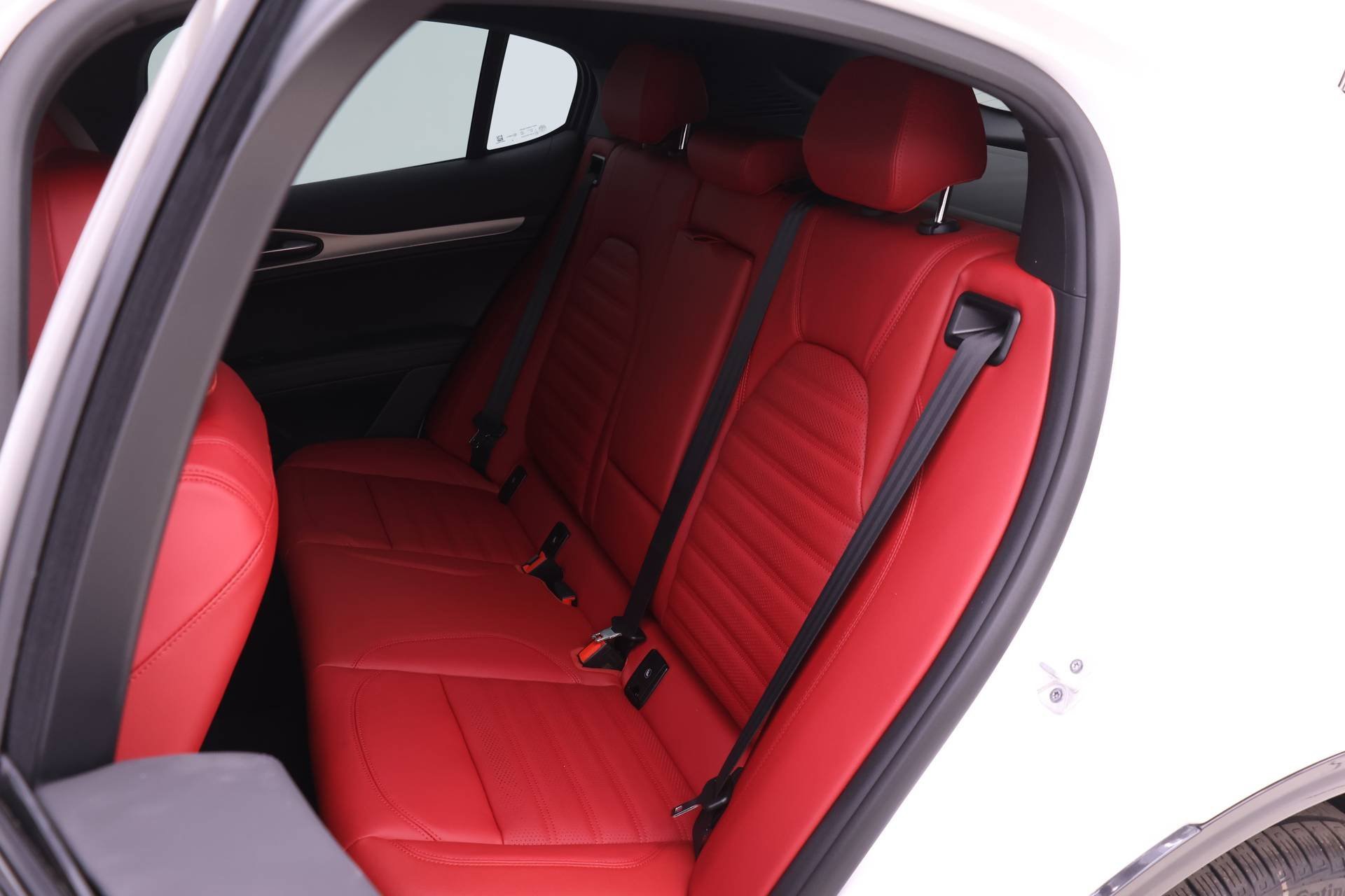 New 2026 Alfa Romeo Stelvio Sprint image 12