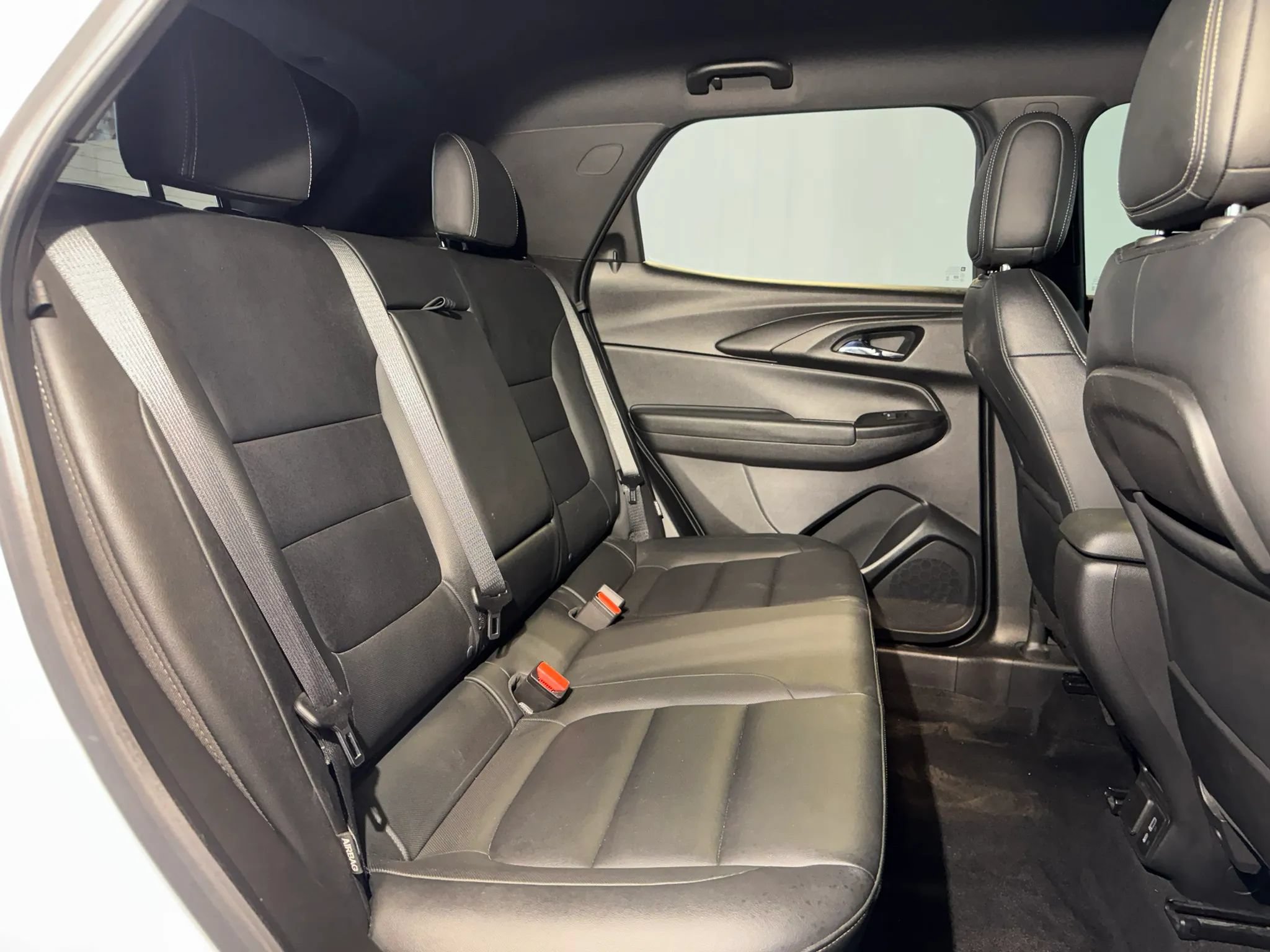 Used 2021 Chevrolet TrailBlazer ACTIV w/ Technology Package FWD image 29