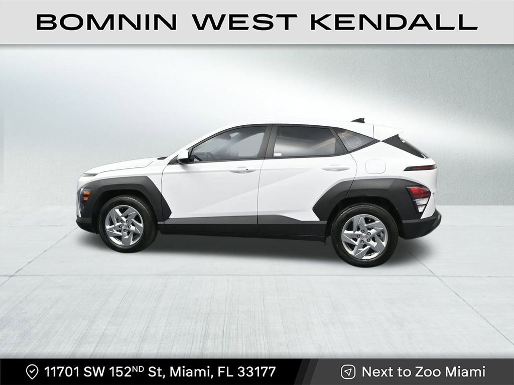 Used 2024 Hyundai Kona SE image 2