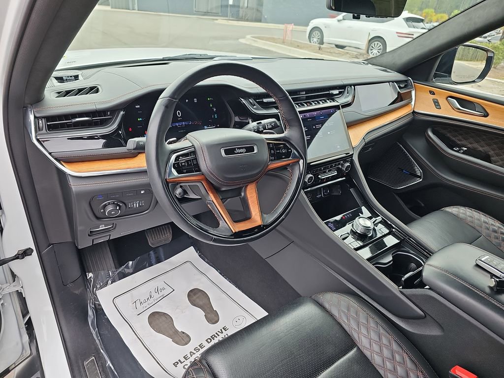 Used 2023 Jeep Grand Cherokee Summit image 20