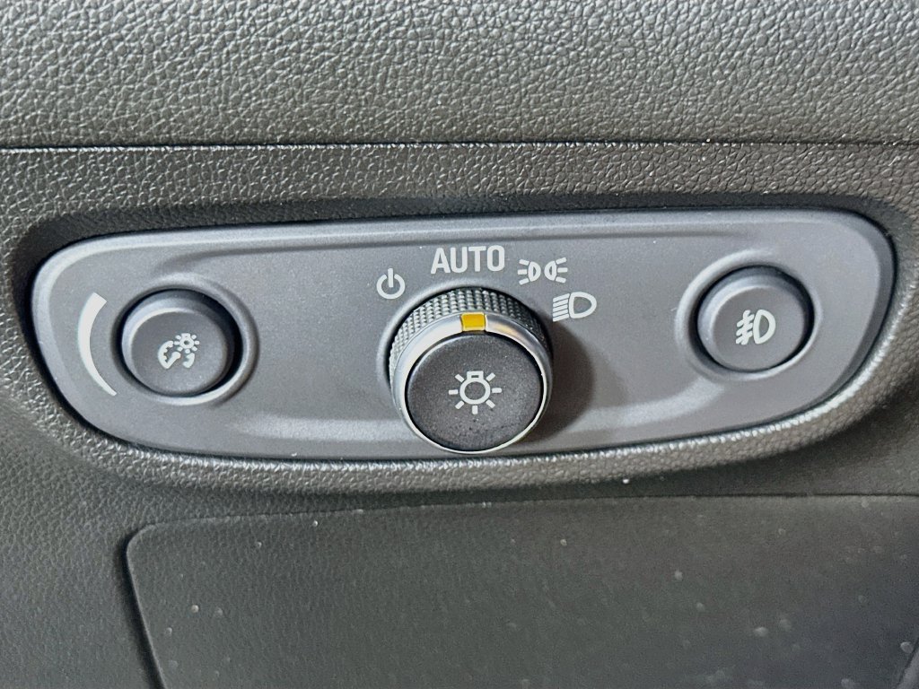 Used 2020 Buick Encore GX Select w/ Sport Touring Package FWD image 23