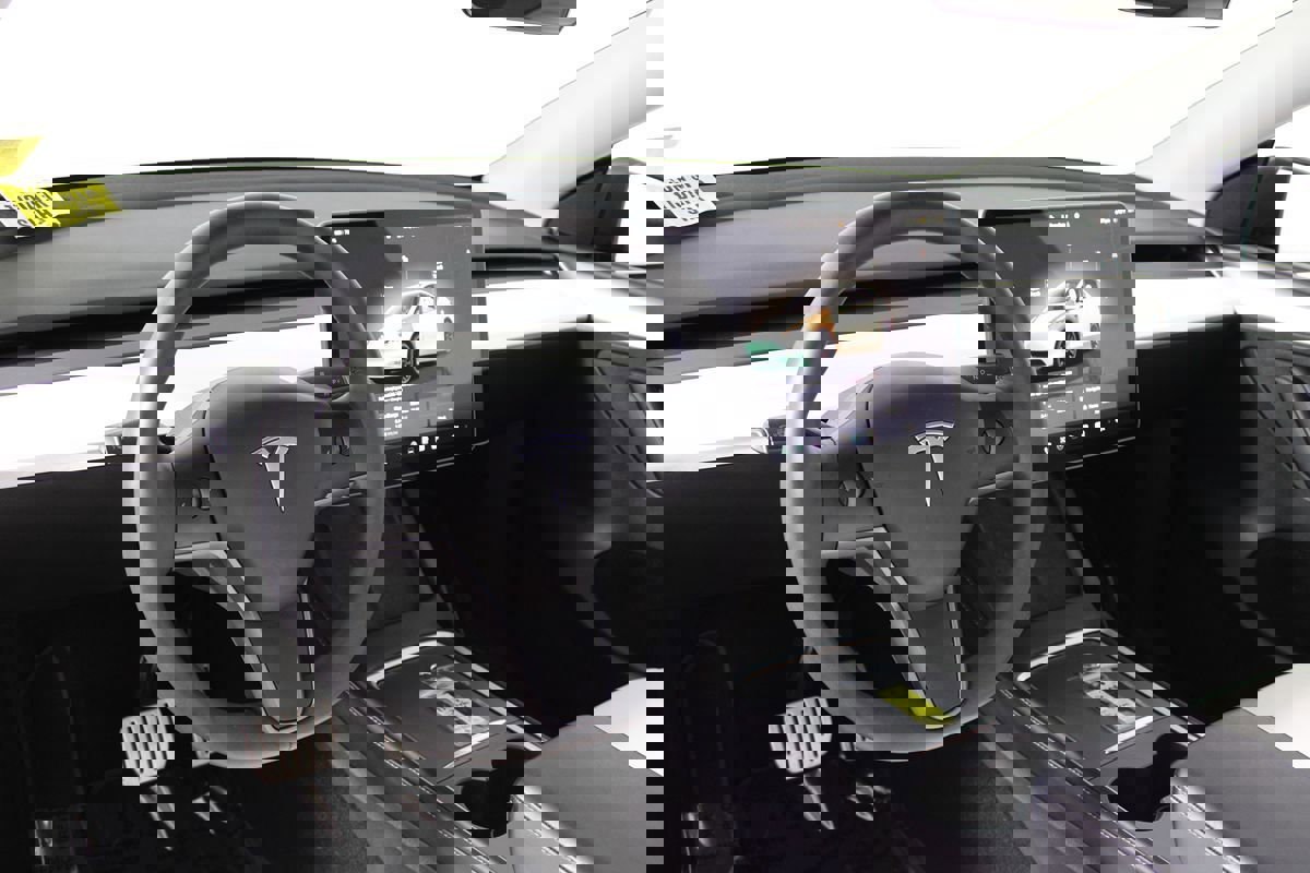 Used 2022 Tesla Model Y Performance image 8