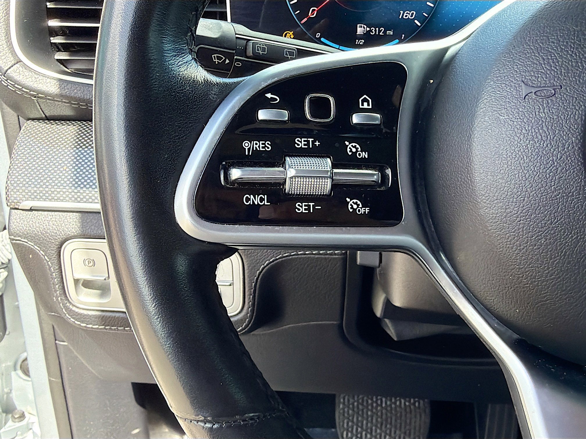 Used 2022 Mercedes-Benz GLE 350 image 37