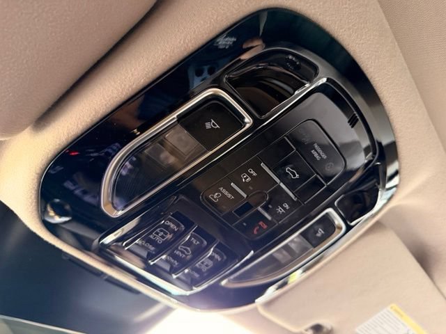 Used 2023 Maserati Grecale Modena AWD/4WD image 20