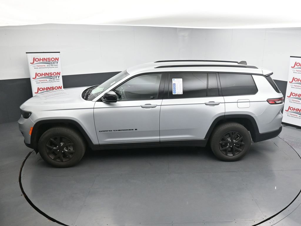 Used 2024 Jeep Grand Cherokee L Laredo AWD/4WD image 13