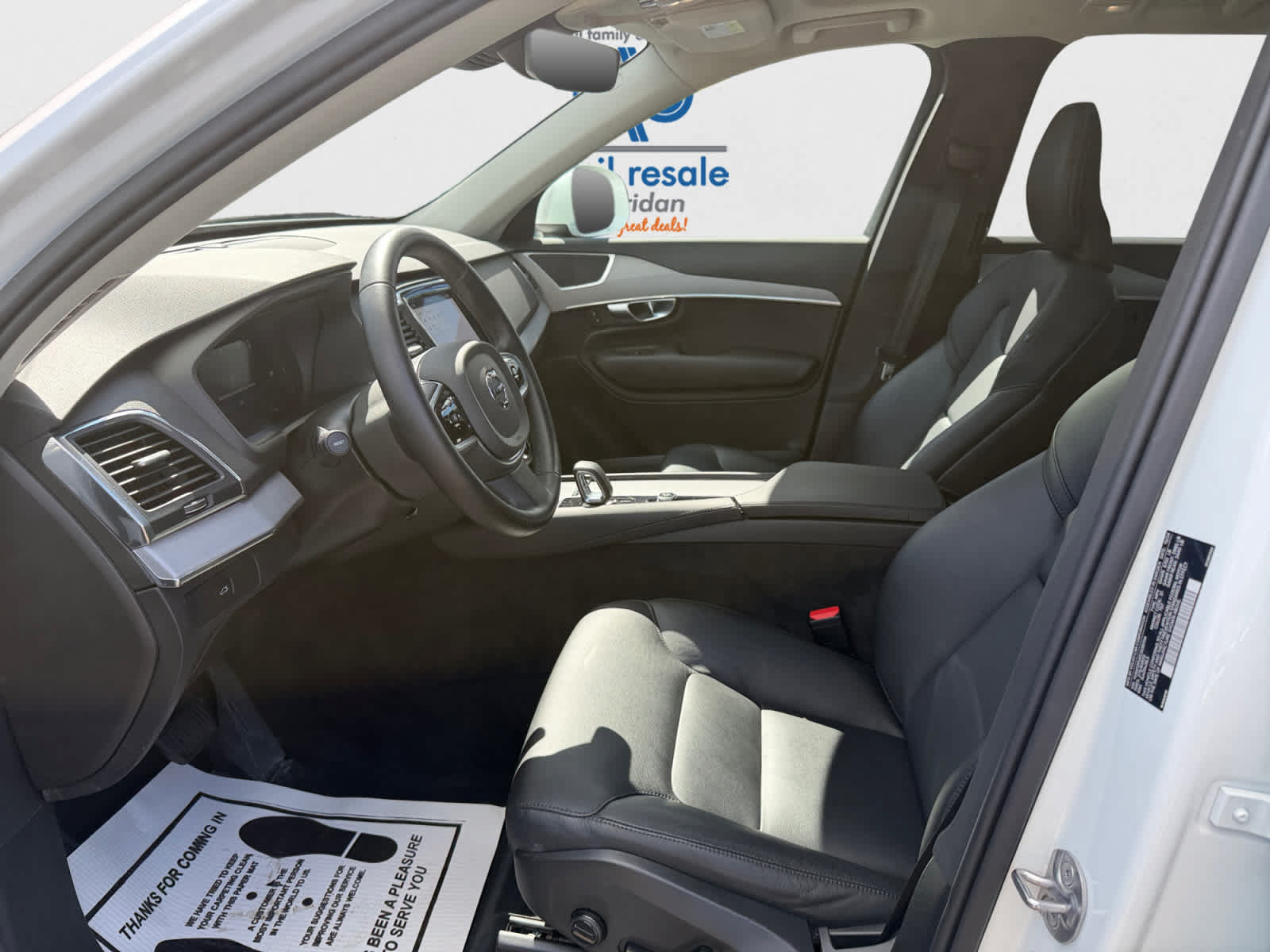Used 2025 Volvo XC90 B5 Core AWD/4WD image 11