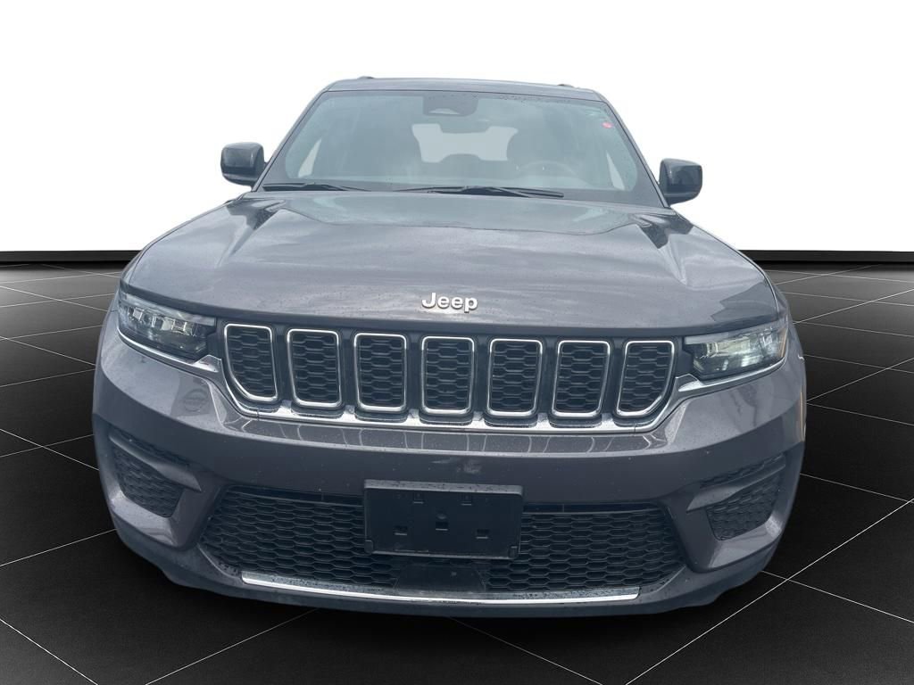 Used 2025 Jeep Grand Cherokee Laredo AWD/4WD image 8