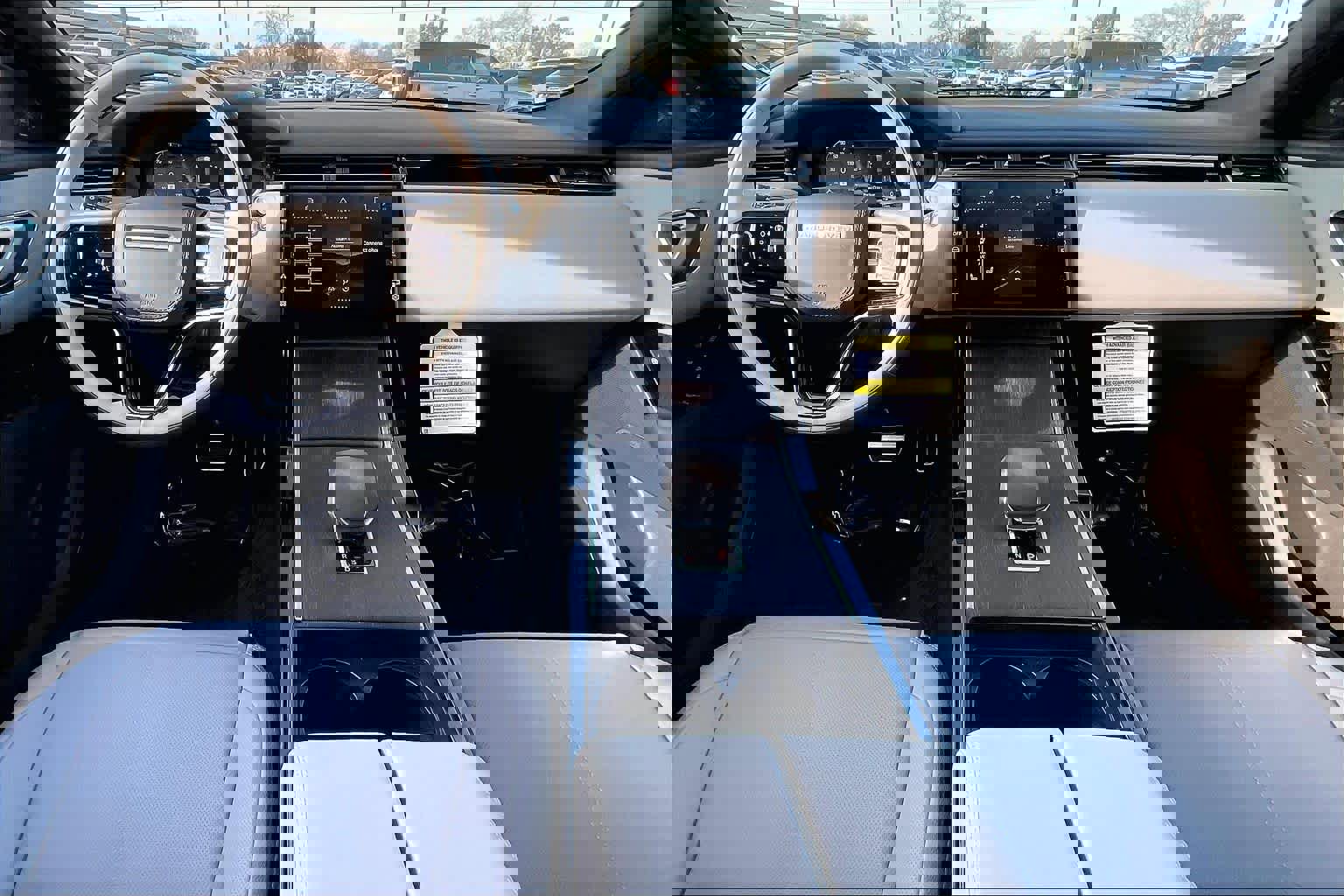 New 2026 Land Rover Range Rover Velar Dynamic SE image 7