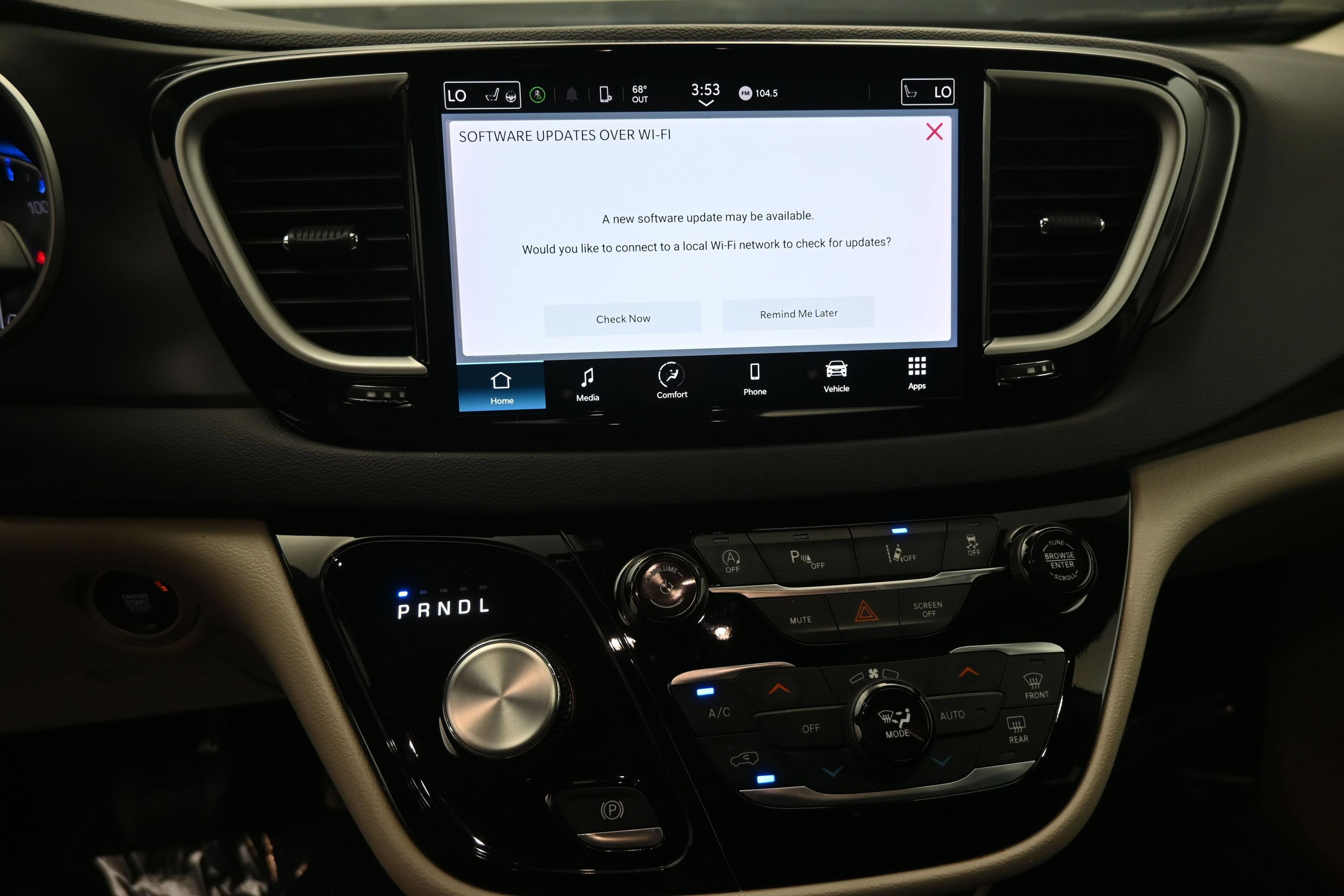 Used 2024 Chrysler Pacifica Touring-L FWD image 15