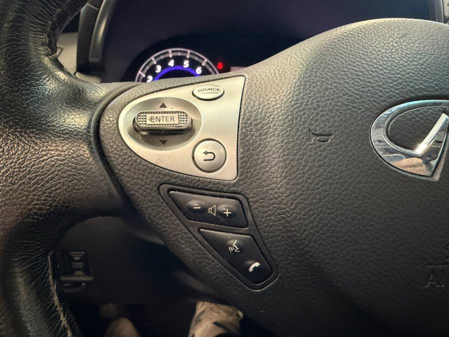 Used 2016 INFINITI QX70 2WD w/ Premium Package image 45