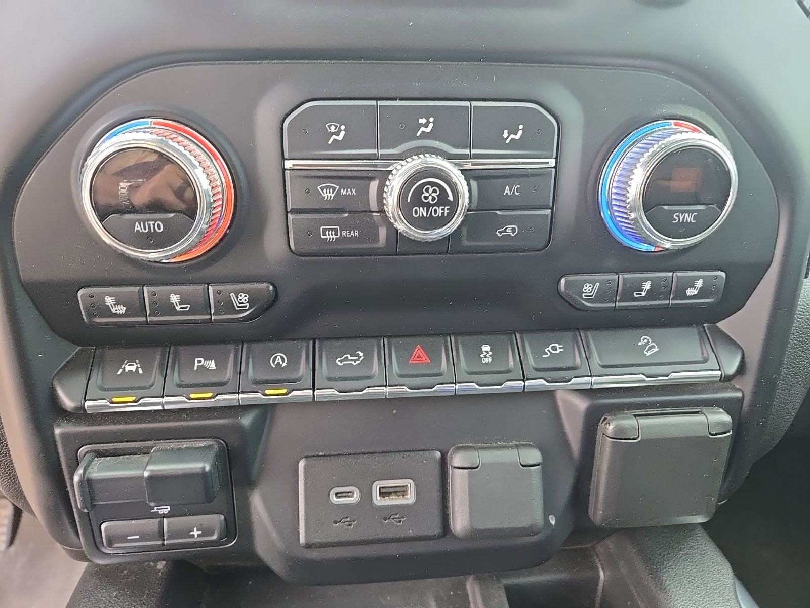 Used 2020 GMC Sierra 1500 AT4 w/ AT4 Premium Package image 12