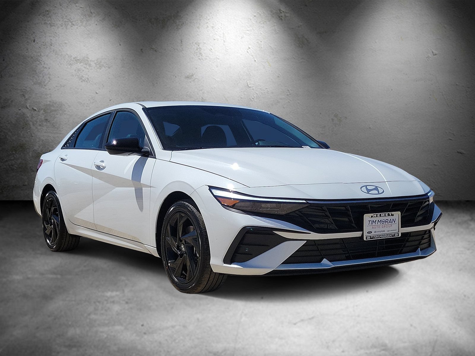 New 2026 Hyundai Elantra SEL Sport FWD image 2