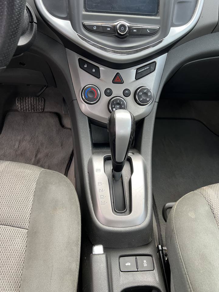 Used 2017 Chevrolet Sonic LT FWD image 21