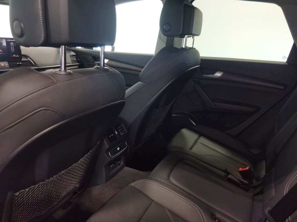Used 2024 Audi Q5 2.0T Premium w/ Convenience Package image 39