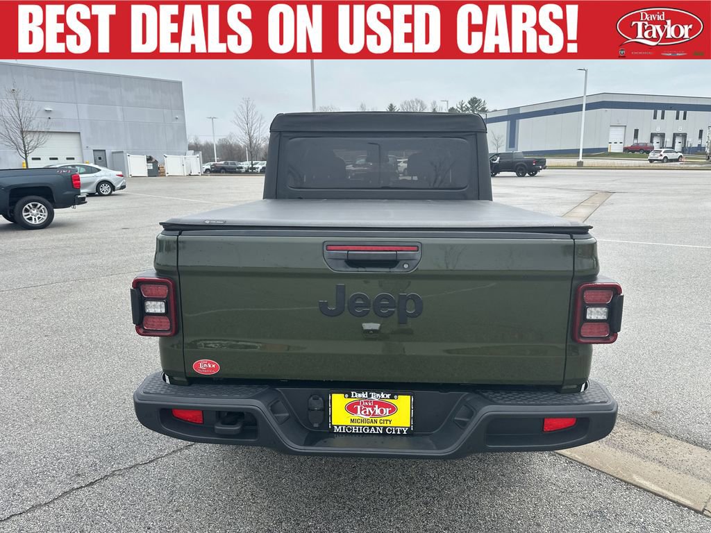 Used 2024 Jeep Gladiator Sport AWD/4WD image 4