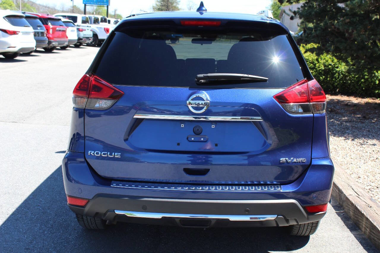 Used 2020 Nissan Rogue SV w/ Sun & Sound Touring Package AWD/4WD image 7