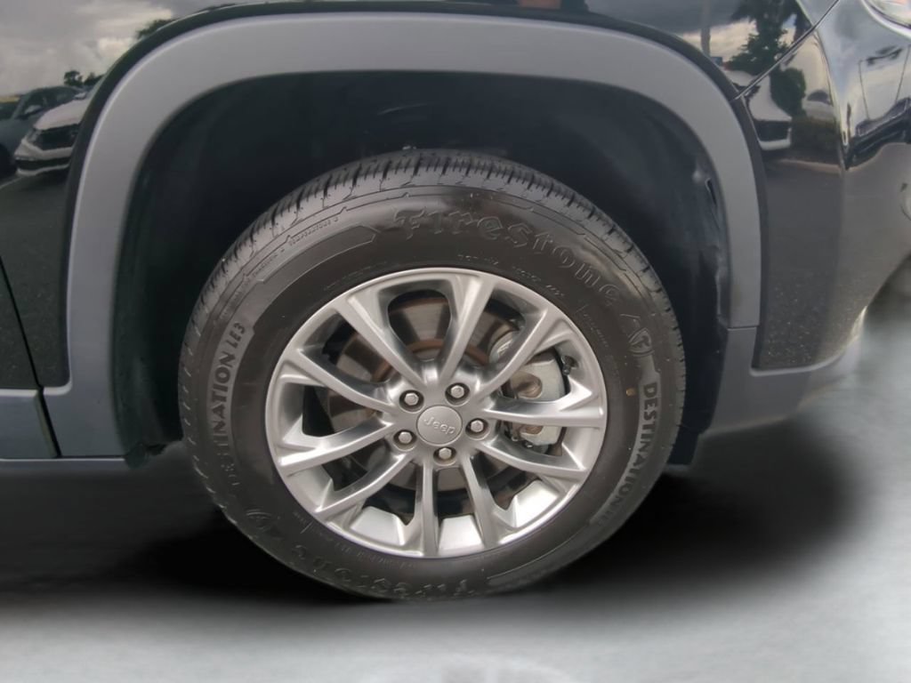 Used 2020 Jeep Cherokee Latitude Plus AWD/4WD image 26