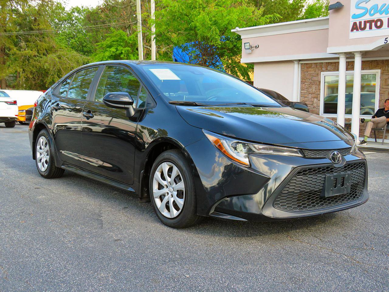 Used 2021 Toyota Corolla LE FWD image 5