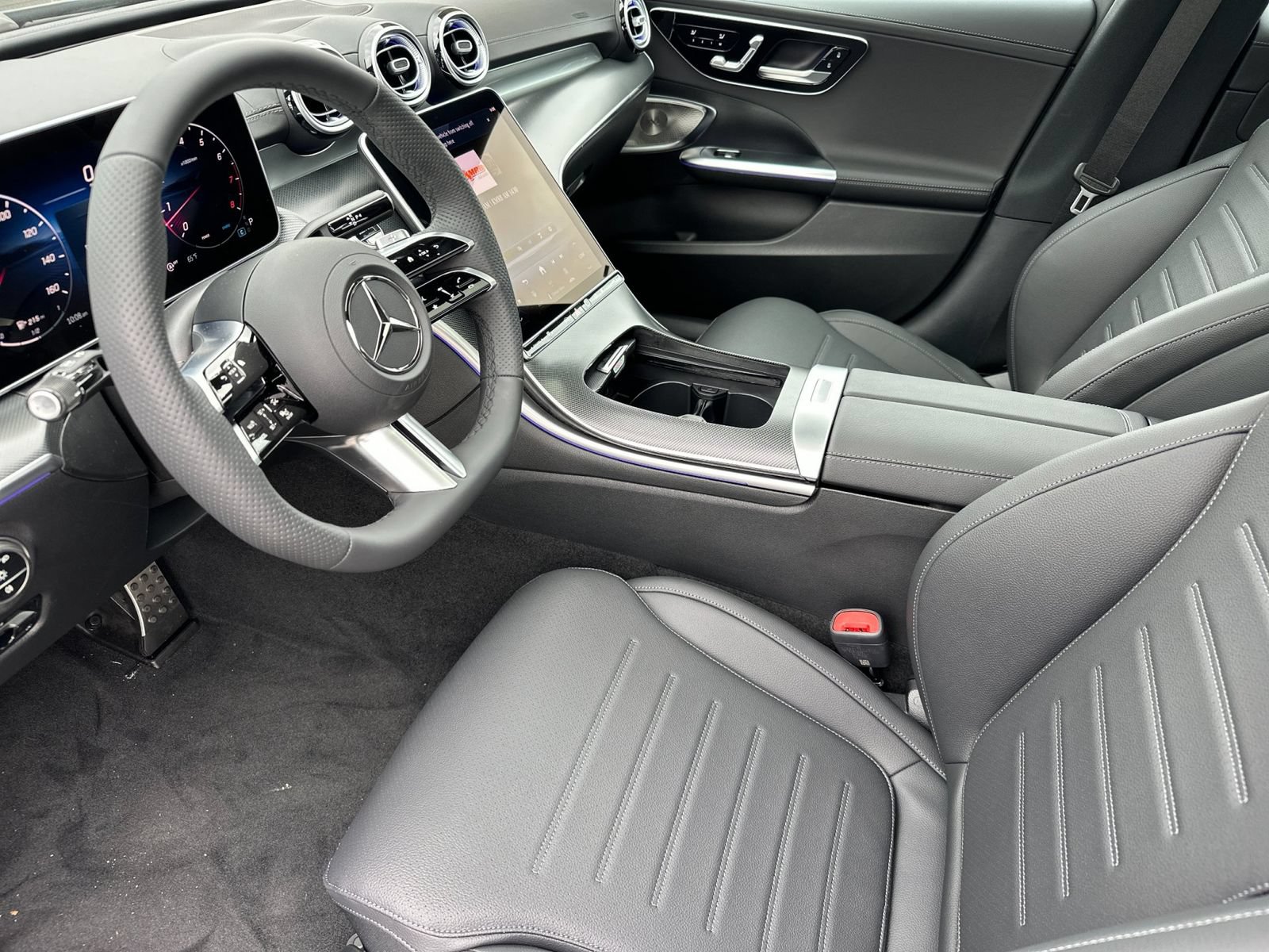 Used 2025 Mercedes-Benz C 300 4MATIC Sedan image 10