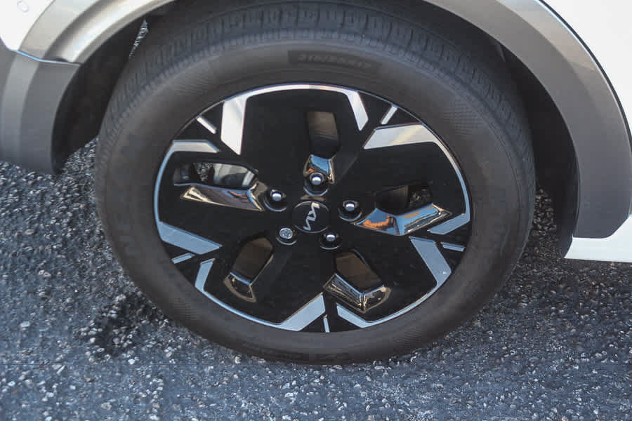 Used 2024 Kia Niro Wave w/ Wave Preserve Package FWD image 11