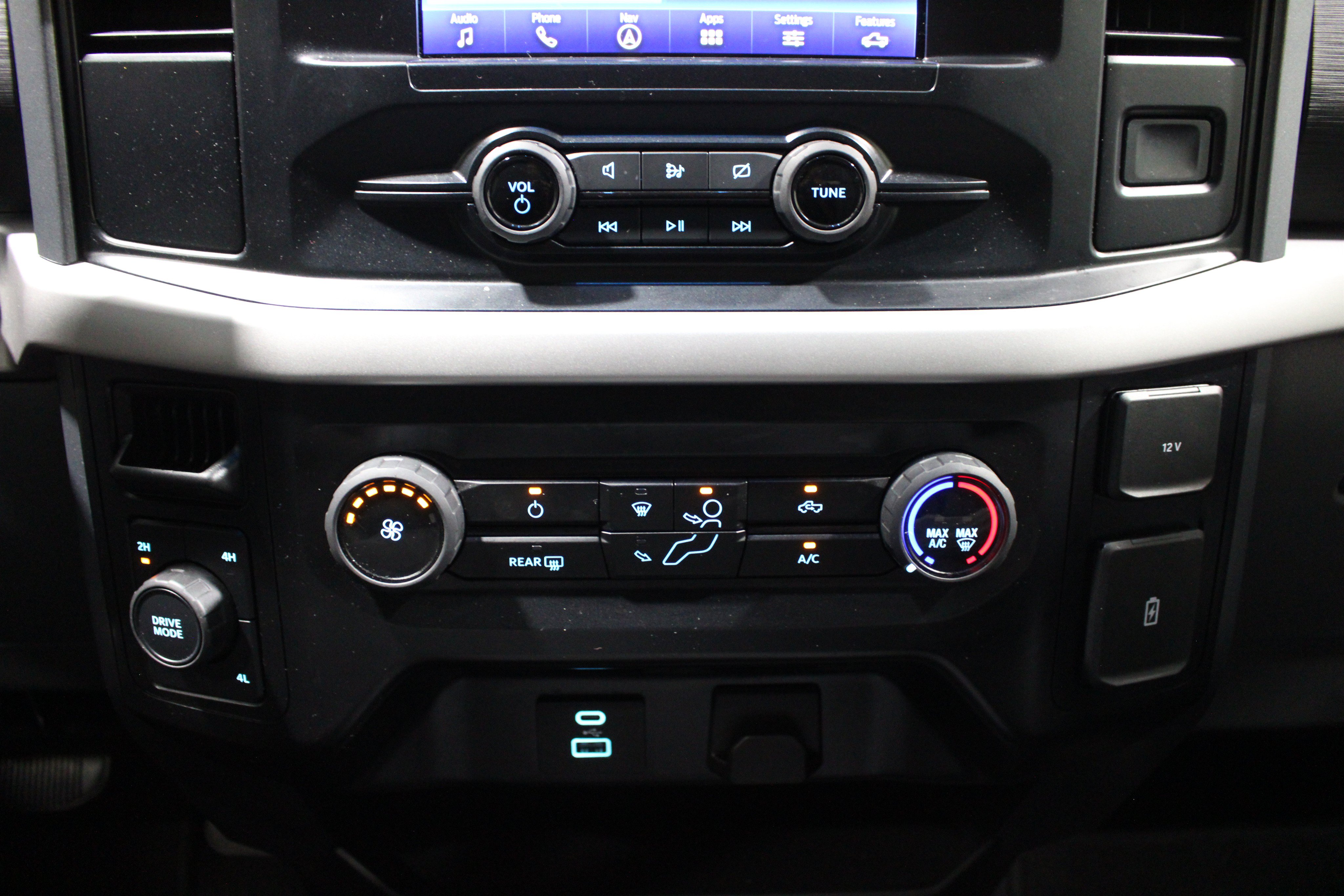 Used 2023 Ford F150 XLT AWD/4WD image 18