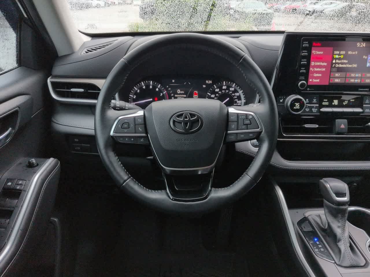 Certified 2021 Toyota Highlander XLE AWD/4WD image 16