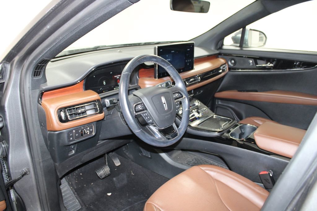 Used 2022 Lincoln Nautilus Reserve w/ Equipment Group 201A image 19