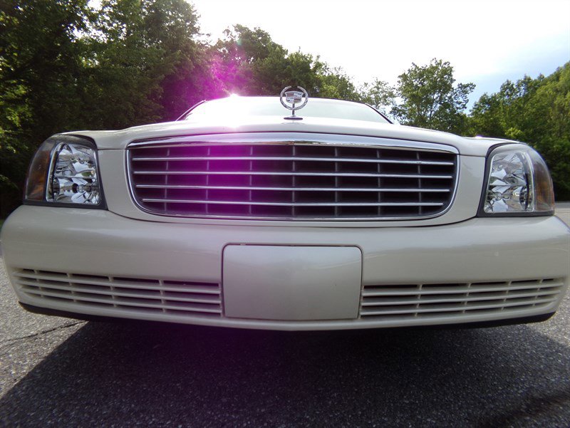 Used 2003 Cadillac De Ville Sedan w/ Comfort & Convenience Package image 5