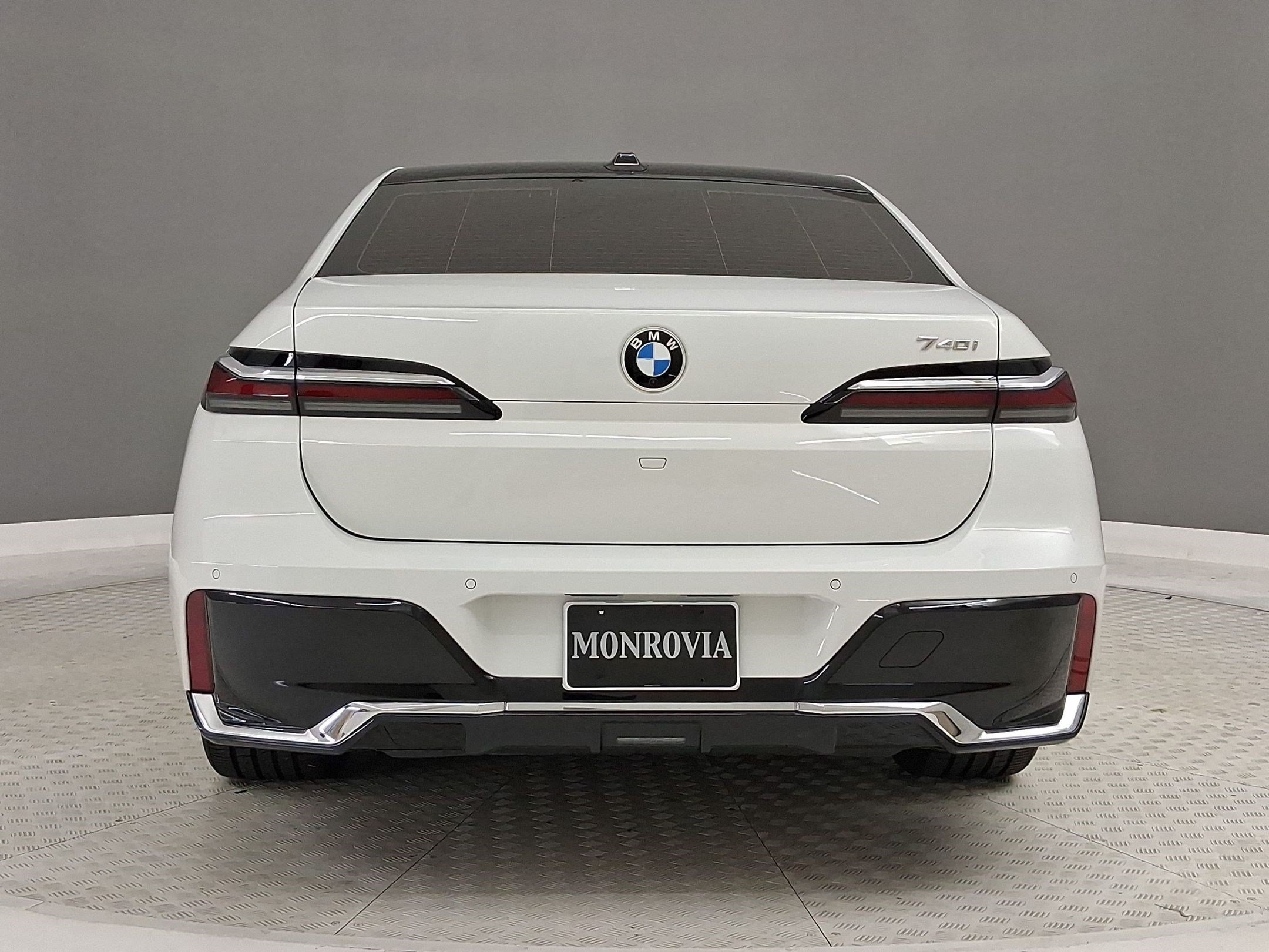 Used 2023 BMW 740i RWD image 10