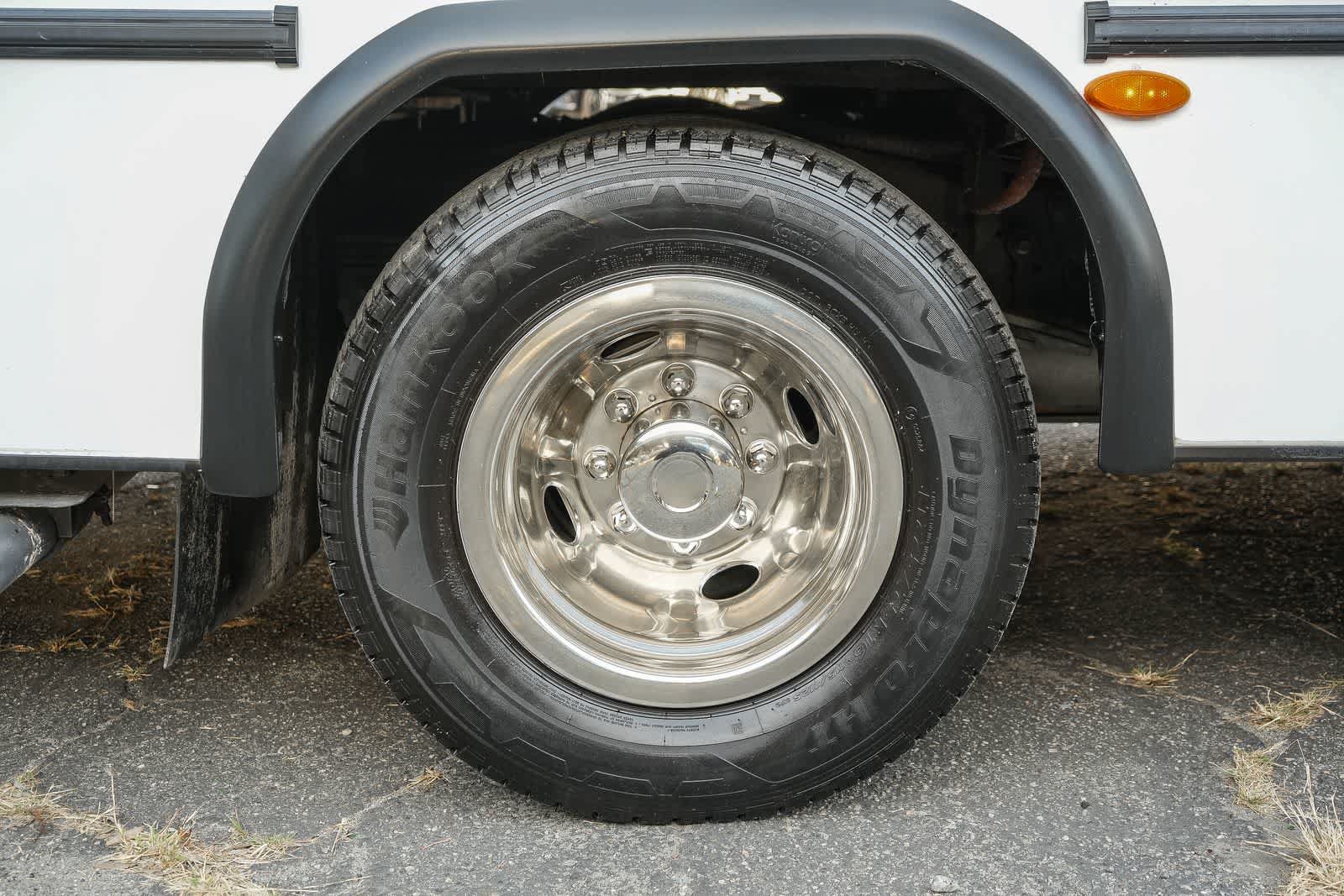 Used 2023 Ford E-450 and Econoline 450 Super Duty w/ Motorhome Prep Package RWD image 40
