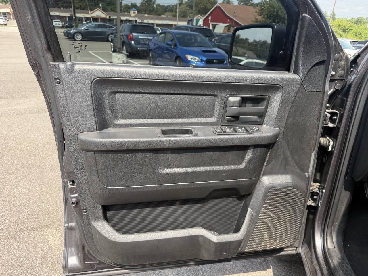 Used 2015 RAM 1500 ST AWD/4WD image 17