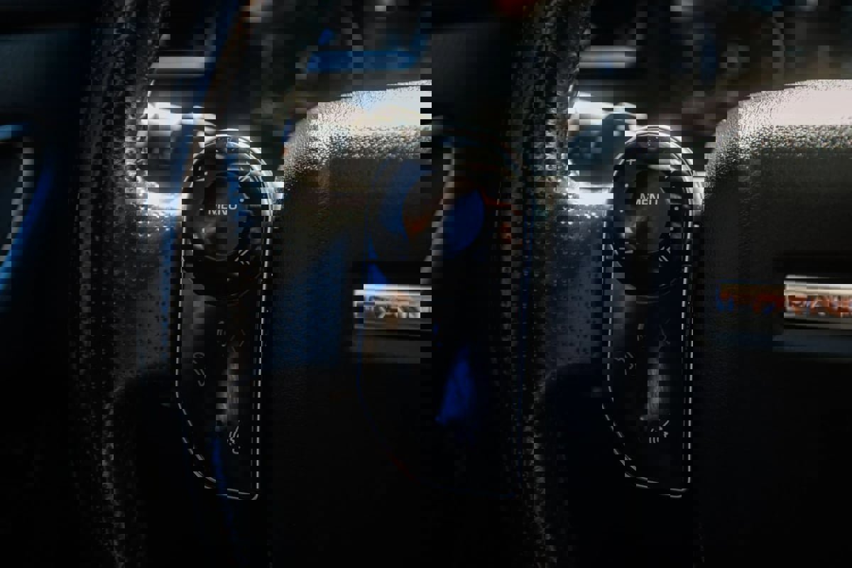 Used 2019 Land Rover Range Rover Velar S image 31