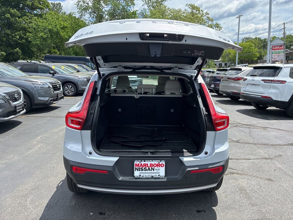Used 2020 Volvo XC40 T5 Momentum w/ Protection Package Premier AWD/4WD image 13