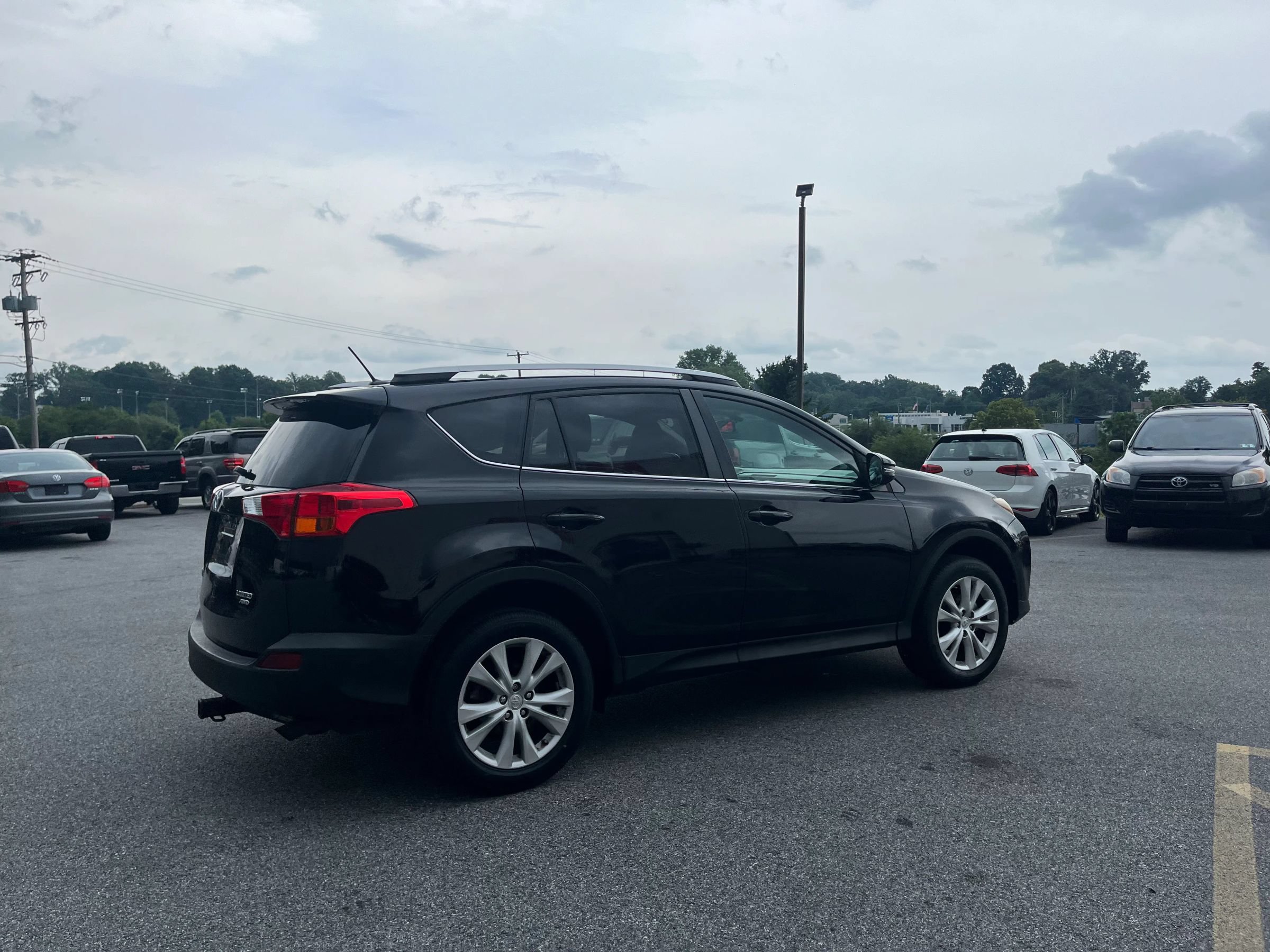 Used 2013 Toyota RAV4 Limited AWD/4WD image 4