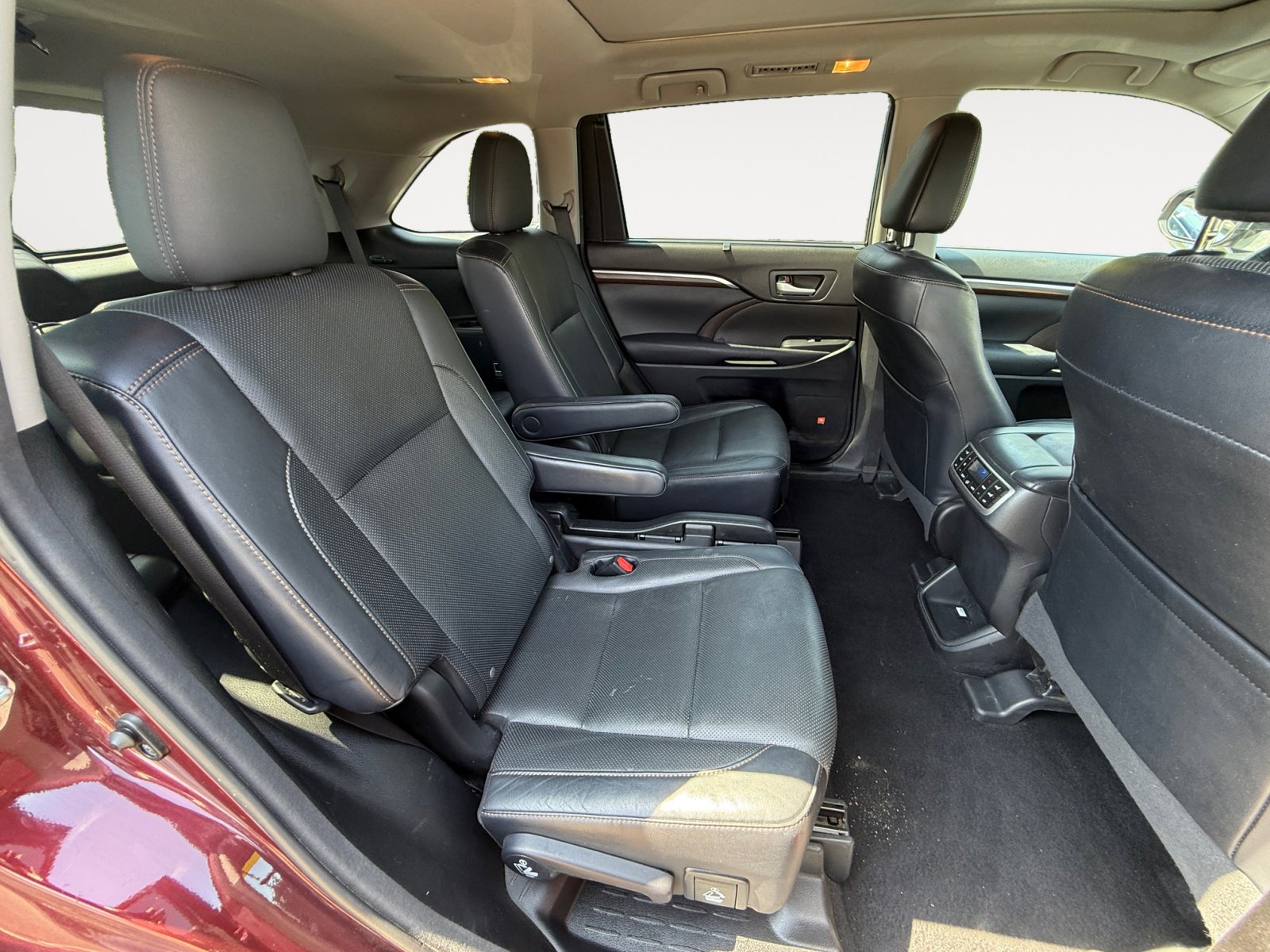 Used 2016 Toyota Highlander Limited image 18