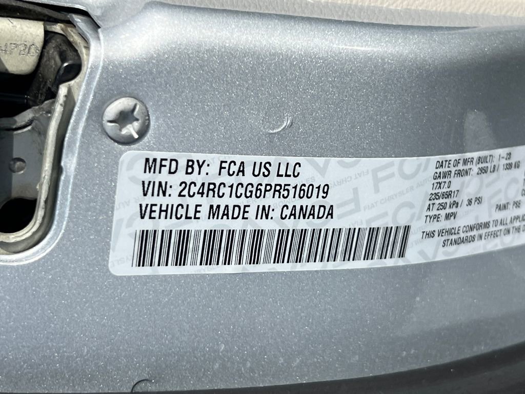 Used 2023 Chrysler Voyager LX image 31