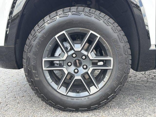 New 2026 GMC Terrain AT4 w/ Technology Package II AWD/4WD image 9