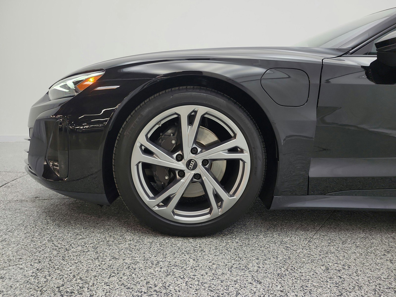 Used 2023 Audi e-tron GT Premium Plus image 21